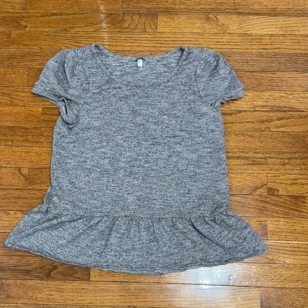Vintage, Women’s Grey, Ruffled, Short, Sleeve, Shirt, Size Medium